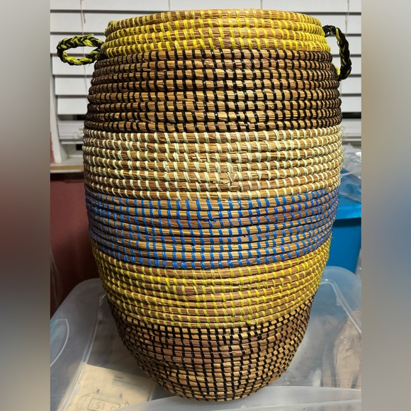 Sweet Grass Basket with Lid ,Senegal West Africa. - Picture 2 of 10